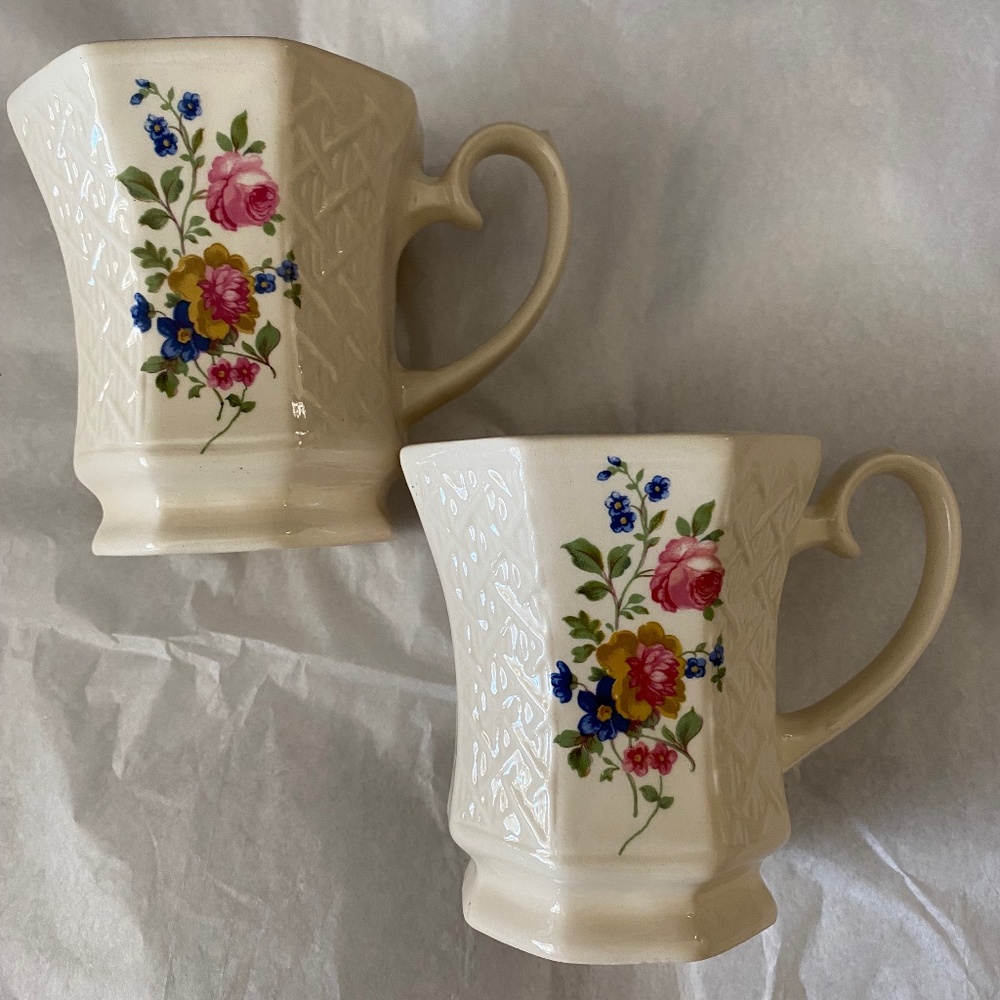 Sadler England Set of 2 Vintage Red Blue Floral Pattern Octagon Collectable Cups